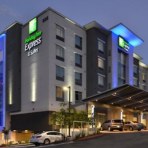 Holiday Inn Express & Suites San Diego - Mission Valley By Ihg